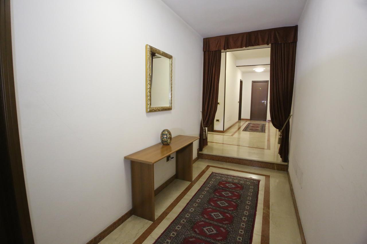 Hotel Paris Castel Goffredo Bagian luar foto