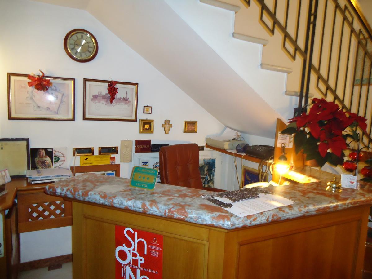 Hotel Paris Castel Goffredo Bagian luar foto